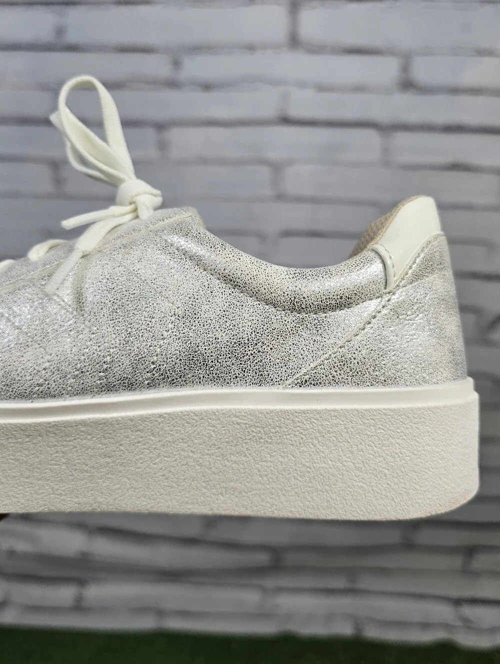 Dr.Scholl's Madison Lace Metallic Classic Sneakers In Silver Womens Size 10M